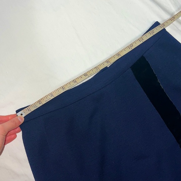 CHANEL Vintage 1980’s Matching Navy Blue Suit and Skirt Set with Black Velvet 40 - Picture 15 of 16